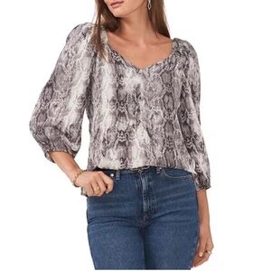 NWT New $79 Vince Camuto Snake Print V-neck 3/4 Sleeve Blouse Size XS
